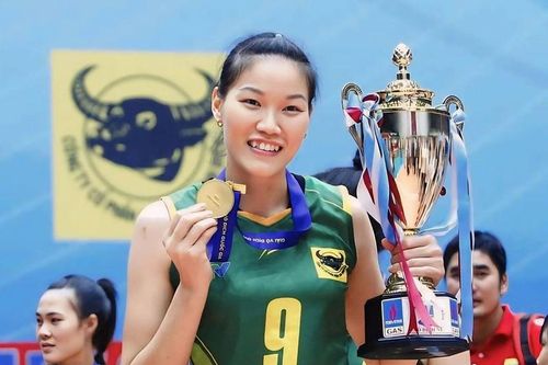 NHM phấn khích khi 'huyền thoại bóng chuyền' Ngọc Hoa trở lại