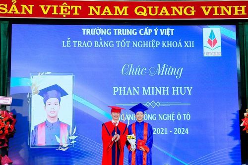 Trường Trung cấp Ý - Việt khai giảng và trao bằng tốt nghiệp cho 148 sinh viên