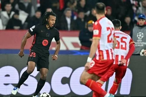 Lập hat-trick kiến tạo, hậu vệ Barcelona Jules Kounde đi vào lịch sử Champions Leaugue