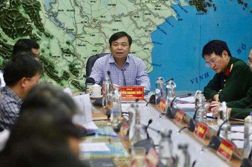 Tập trung khắc phục nhanh hậu quả bão số 6 và chuẩn bị sẵn sàng phương án ứng phó bão số 7