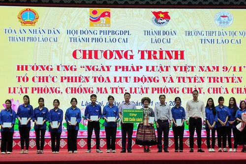 Thành phố Lào Cai hưởng ứng Ngày Pháp luật năm 2024