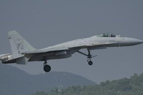 Sau máy bay tàng hình J-35A, Trung Quốc tiếp tục trình làng tiêm kích tàu sân bay J-15T