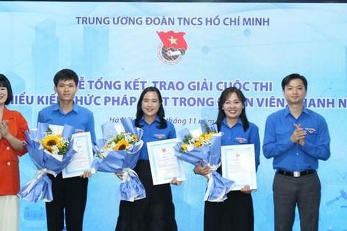 Cán bộ Đoàn phải là những người nghiêm túc nhất trong chấp hành pháp luật
