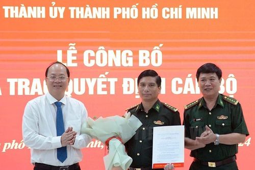 Thành ủy TPHCM tổ chức Lễ công bố và trao quyết định cán bộ