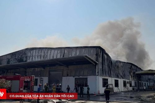 Hiện trường vụ cháy lớn tại khu công nghiệp Sông Công 1