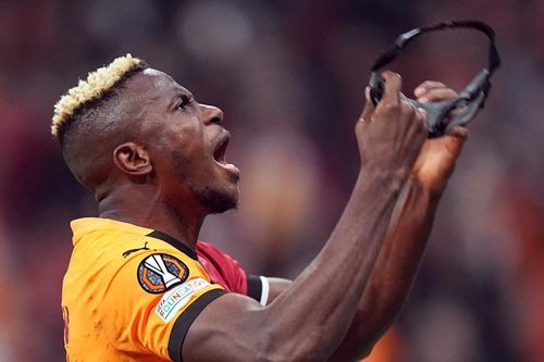 Osimhen lập cú đúp khiến Tottenham ôm hận