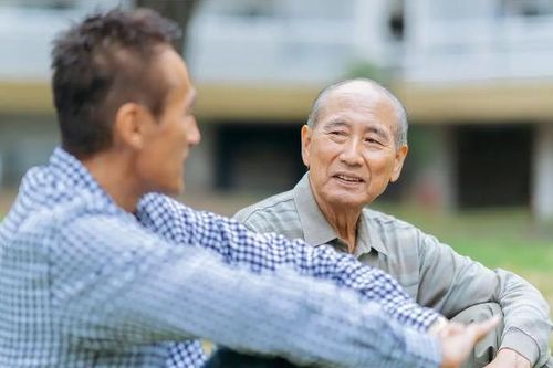 Nhận bài học phũ phàng sau buổi họp lớp tuổi trung niên
