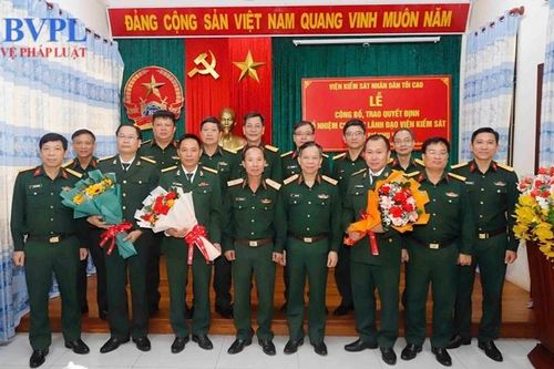 Công bố, trao Quyết định bổ nhiệm chức vụ lãnh đạo VKSQS cấp khu vực