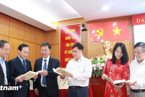 Ra mắt cuốn sách về xây dựng, hoàn thiện Nhà nước pháp quyền xã hội chủ nghĩa