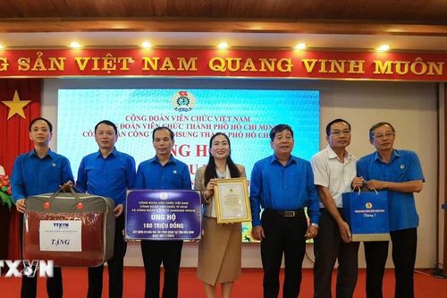 Công đoàn viên chức Việt Nam hỗ trợ gia đình bị thiệt hại do bão số 3