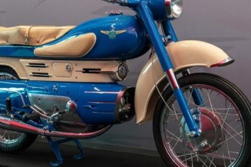 Ngắm dàn mô tô cổ đẹp 'chim sa cá lặn' tại triển lãm EICMA 2024