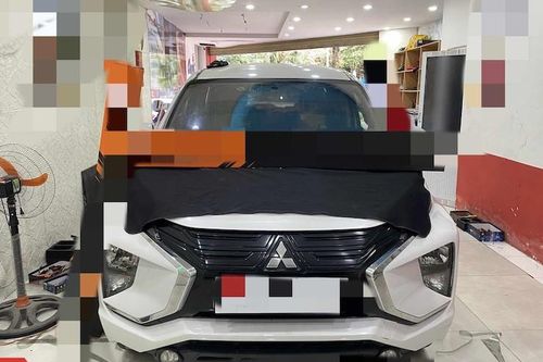Chủ xe Mitsubishi Xpander tranh luận việc dán cách nhiệt, chống chói cho kính lái