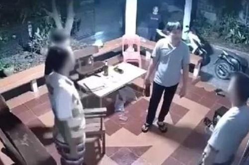 Xông vào nhà người lạ gây sự, 2 thanh niên nhận cái kết cay đắng