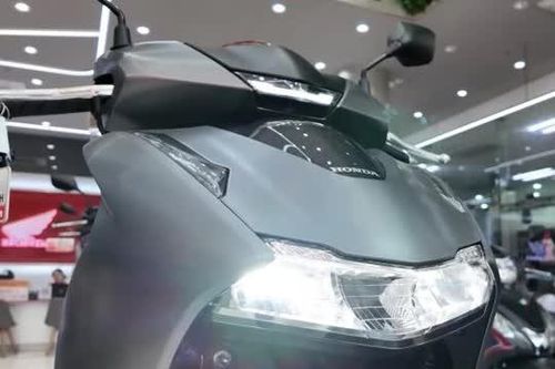 Honda SH phiên bản mới đổ bộ đại lý Việt: Giá 'mềm', thiết kế cập nhật đẹp hơn, trang bị cực đỉnh