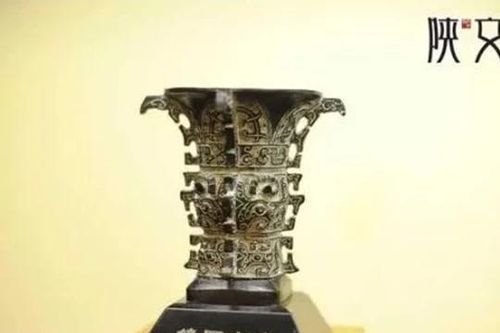 Người đàn ông đào được 1 vật gỉ sét, bán với giá hơn 100 nghìn, ngỡ ngàng khi biết là bảo vật quốc gia