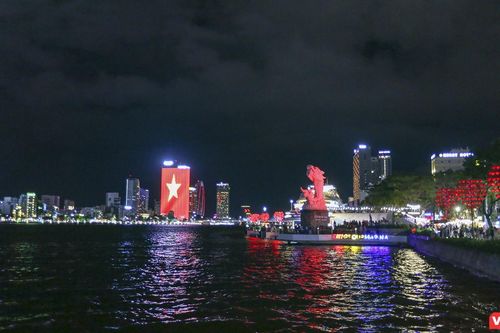 Đà Nẵng bắn pháo hoa, diễu binh kỷ niệm 50 năm ngày giải phóng thành phố