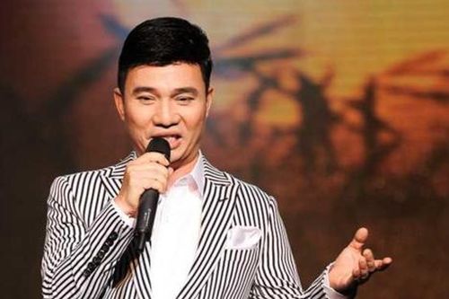 Nam ca sĩ đi hát nhận cát xê 20 chỉ vàng, thừa tiền mua biệt phủ, cuộc sống giờ ra sao?