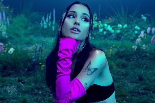 Album khiến Ariana Grande phải hủy bỏ loạt dự án khiến fan 'tiếc hùi hụi'