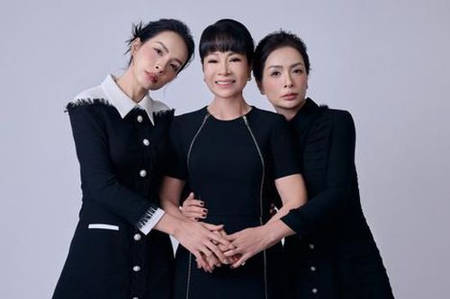 Thúy Hằng - Thúy Hạnh và mẹ U70 xuất hiện trong cùng một khung hình như ba chị em