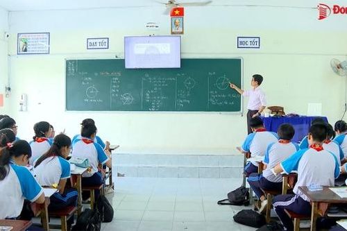 Môn thi thứ 3 chưa được quyết định, học sinh như 'ngồi trên đống lửa'