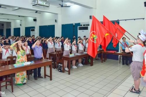 Tăng cường giáo dục chính trị tư tưởng cho giáo viên và học sinh