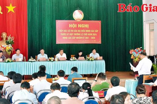 Bí thư Tỉnh ủy Hồ Văn Niên tiếp xúc cử tri xã Ia Nan