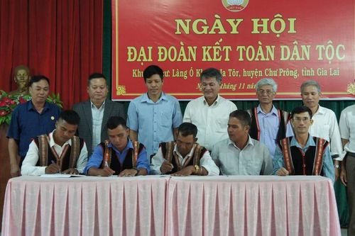 Làng Ó Kly tổ chức Ngày hội Đại đoàn kết toàn dân tộc