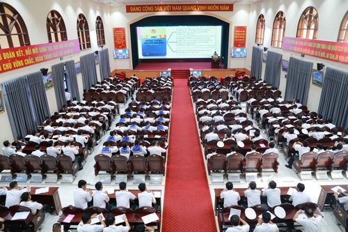 Vùng 4 Hải quân phối hợp tuyên truyền, phổ biến, giáo dục pháp luật cho quân nhân