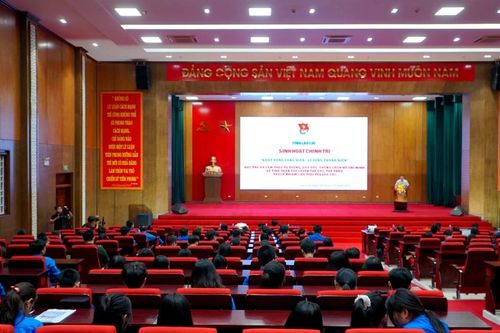 Gần 300 đoàn viên, thanh niên tham gia sinh hoạt chính trị 'Khát vọng cống hiến - Lẽ sống thanh niên'