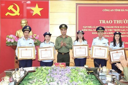 Hà Nam: Khởi tố doanh nghiệp buôn lậu, vận chuyển trái phép hàng hóa qua biên giới