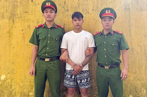 Vận động đối tượng trốn truy nã ở Campuchia về nước đầu thú