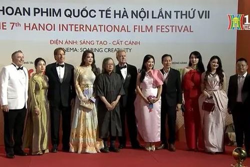 Dàn sao 'đổ bộ' thảm đỏ LHP quốc tế Hà Nội 2024
