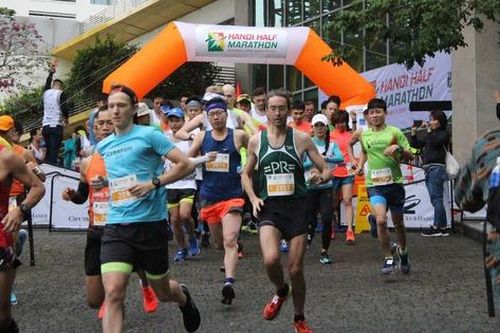 Giải chạy vì động vật hoang dã 'Song Hong Half Marathon 2024'