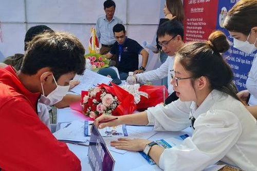 Đưa người lao động đi làm việc ở nước ngoài - 'bước đệm' để thoát nghèo bền vững