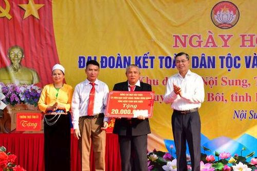 Tổng Kiểm toán nhà nước dự Ngày hội Đại đoàn kết toàn dân tộc và Văn hóa quân dân năm 2024 tỉnh Hòa Bình