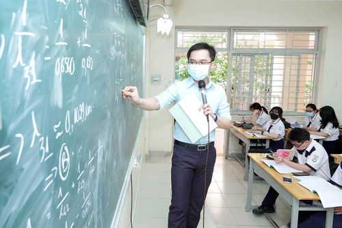 'Ngành Giáo dục không được tự quyết tuyển giáo viên khác nào tay không bắt giặc'