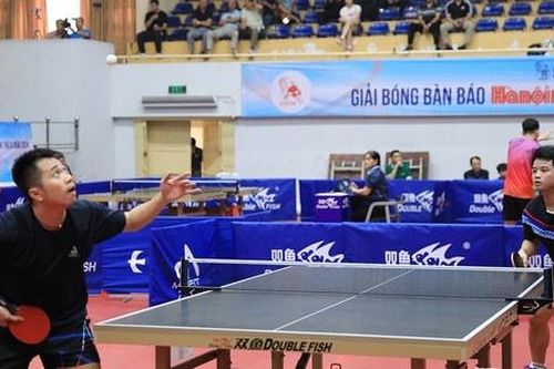 Những pha đôi công hấp dẫn ngày thi đấu thứ hai Giải Bóng bàn Báo Hànôịmới
