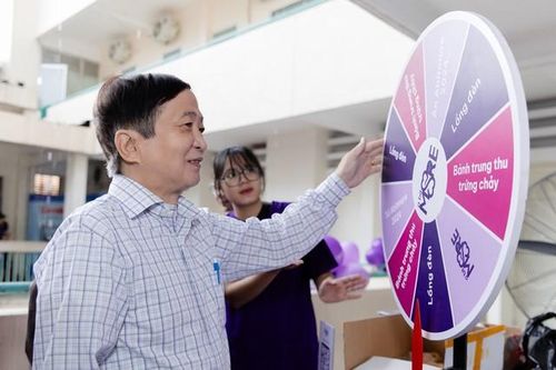 Yêu thương nối dài ký ức: 'Liều thuốc' tinh thần cho người bệnh Alzheimer