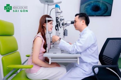 Bệnh viện Mắt Sài Gòn Vinh triển khai công nghệ PresbyMAX: Giải pháp hiện đại cho lão thị và các tật khúc xạ
