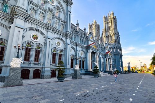 Nhà thờ tựa ở trời Âu, hút khách check-in ở Thái Bình