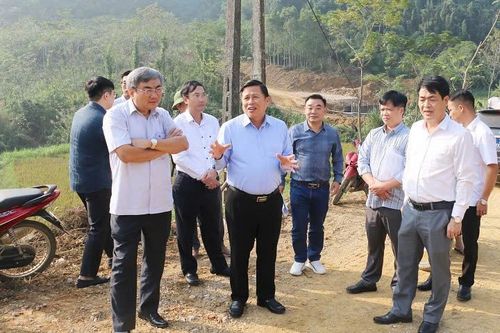 Hòa Bình kiểm tra tiến độ dự án vùng hồ Sông Đà