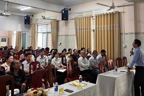 Ngành y tế Bình Phước tập huấn kinh nghiệm mua sắm vật tư