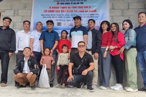 Báo Kinh tế & Đô thị tặng nhà cho người dân khó khăn Hà Giang