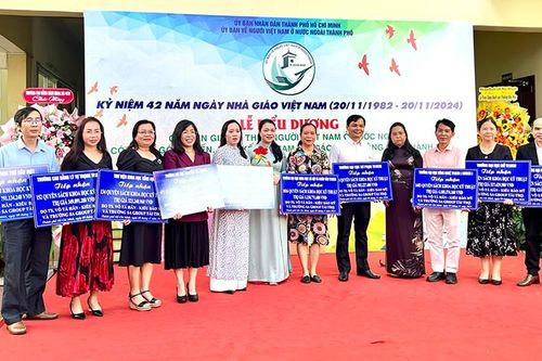 Biểu dương các chuyên gia trí thức người Việt Nam ở nước ngoài có đóng góp xây dựng Thành phố Hồ Chí Minh