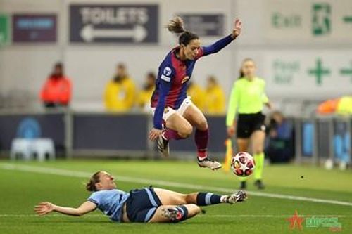 Quả bóng vàng Aitana Bonmati Conca
