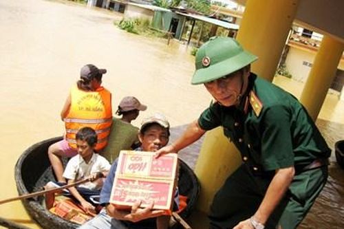 Trung tướng Nguyễn Trung Thu: Kiên trung thời chiến, nhân ái thời bình - Bài 2: Tư lệnh đi chống bão