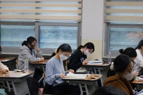 Phụ huynh Hàn Quốc đổ xô mua 'thuốc thông minh'