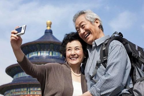 Trào lưu du lịch thời kỳ thấp điểm của 'nhóm tóc bạc' ở Trung Quốc