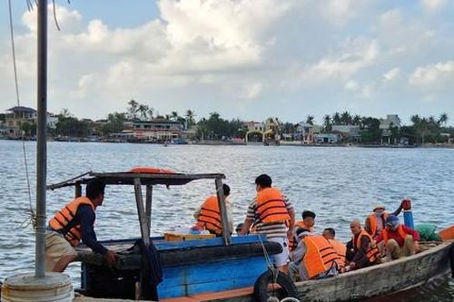 Quảng Nam: Dân xã đảo lao đao vì chiếc phà duy nhất liên tục hư hỏng