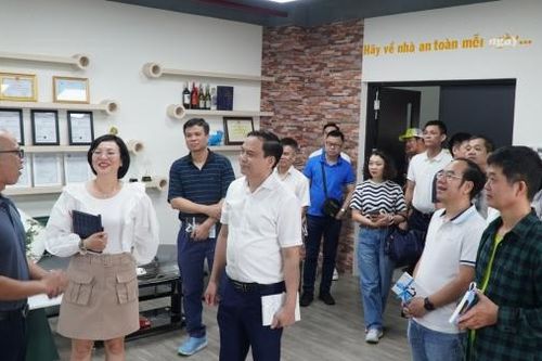 Công đoàn Cơ quan Tập đoàn tham quan mô hình thực hiện tốt VHDN và 5S tại PV GAS CA MAU